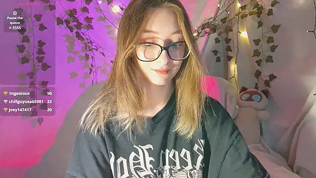 Snapshot of monlight__dana chatting on 6, 12, 2024 monlight dana online show from 6, 12, 2024