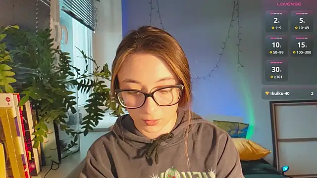 Snapshot of monlight__dana chatting on 6, 1, 2025 monlight dana online show from 6, 1, 2025