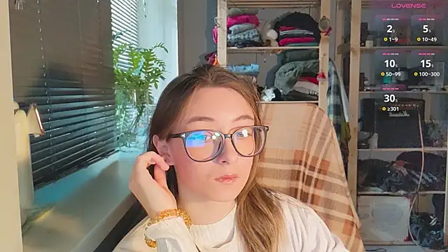 Snapshot of monlight__dana chatting on 17, 3, 2025 monlight dana online show from 17, 3, 2025