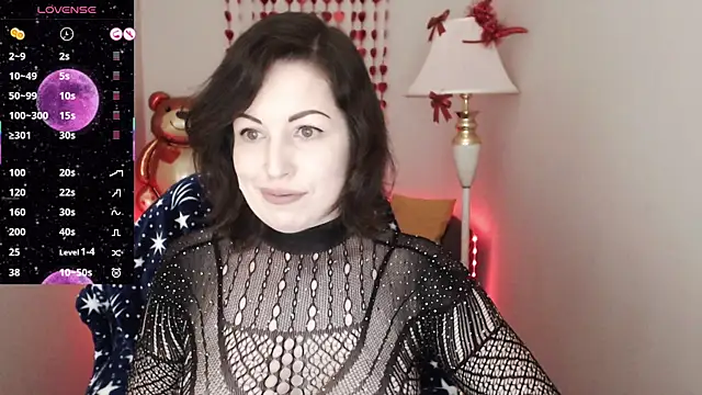 Emily Midlton online show from 4, 3, 2025