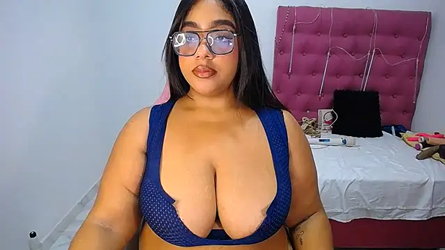 Snapshot of Mady_Kolemam chatting on 8, 7, 2026 Mady Kolemam online show from 8, 7, 2026