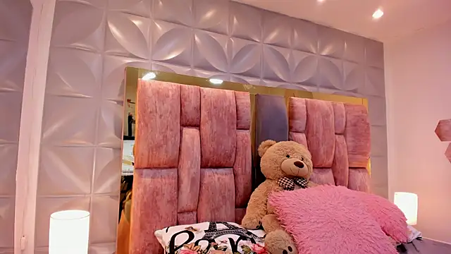 Snapshot of Charlotte_Ice1 chatting on 10, 5, 2026 Charlotte Ice1 online show from 10, 5, 2026