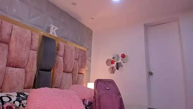 Charlotte Ice1 online show from 7, 2, 2026