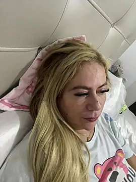 LARIANA RIVERA23 online show from 10, 2, 2026