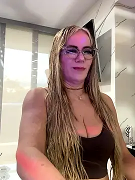 LARIANA RIVERA23 online show from 15, 1, 2026