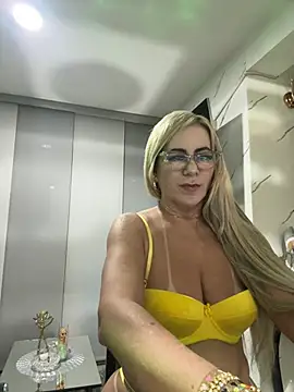 LARIANA RIVERA23 online show from 11, 5, 2026