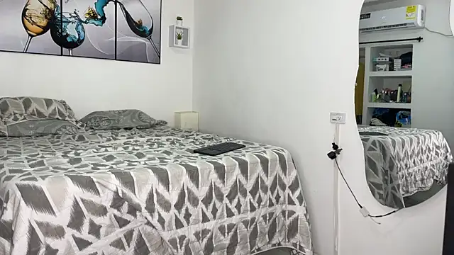 wendy alejo1712 online show from 24, 9, 2025