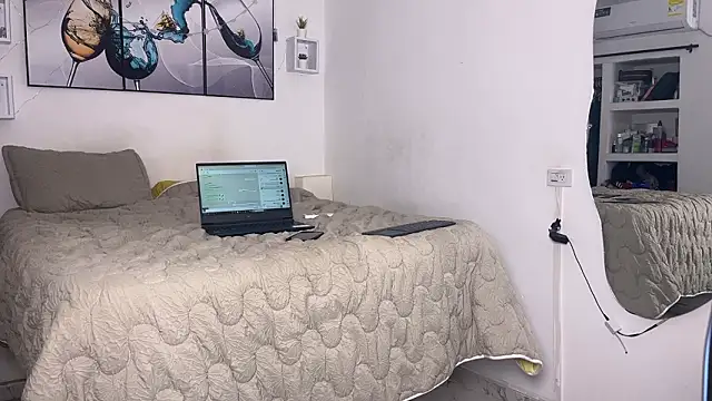 wendy alejo1712 online show from 4, 2, 2026