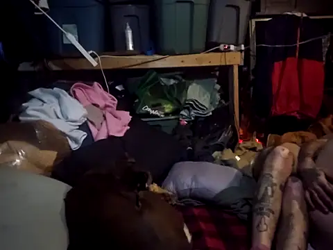 hungandtatted666 online show from 10, 9, 2025