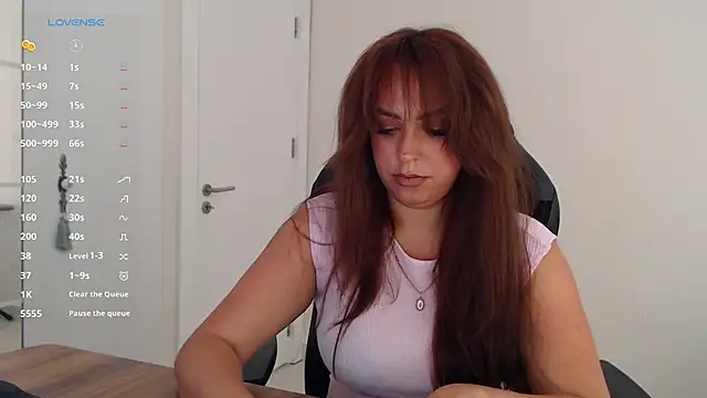 Snapshot of _Just_a_queen_3 chatting on 19, 5, 2026 Just a queen 3 online show from 19, 5, 2026