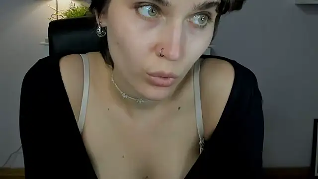 Snapshot of sarah_perfect chatting on 21, 5, 2026 sarah perfect online show from 21, 5, 2026