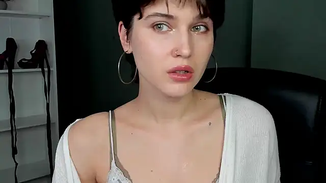 sarah perfect online show from 16, 4, 2026