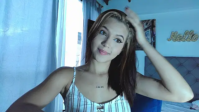 LunaF04 online show from 23, 2, 2025