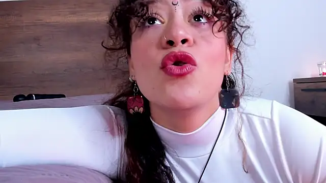 LunaF04 online show from 12, 12, 2024