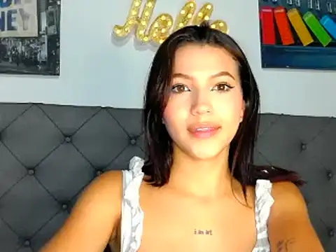 LunaF04 online show from 21, 1, 2025