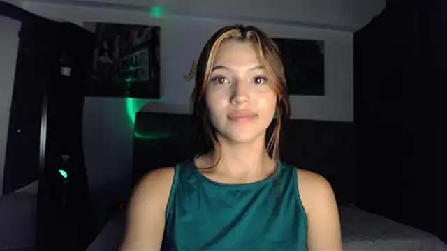 LunaF04 online show from 22, 2, 2025