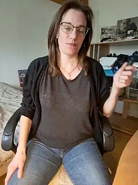 SpiceLea online show from 3, 3, 2025