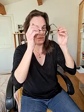 SpiceLea online show from 3, 2, 2025