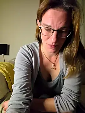 SpiceLea online show from 16, 9, 2025