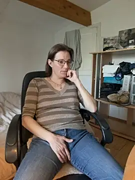 SpiceLea online show from 13, 2, 2025