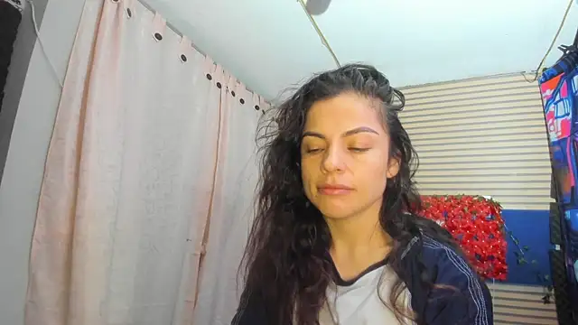 Snapshot of rosse_2504 chatting on 18, 7, 2026 rosse 2504 online show from 18, 7, 2026