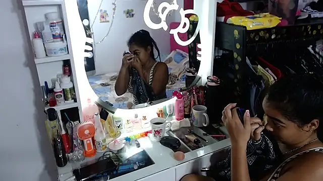 Snapshot of kiara_milf_ chatting on 18, 6, 2026 kiara milf online show from 18, 6, 2026