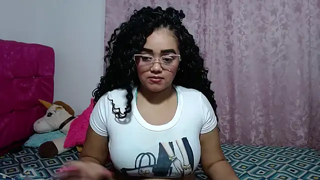 kiara milf  online show from 11, 11, 2025