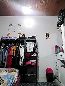 kiara milf  online show from 28, 11, 2025