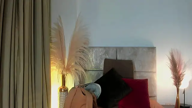 AlissaNix online show from 25, 2, 2025