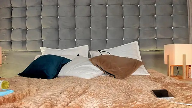 Poacahontasfg online show from 2, 12, 2025