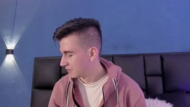 MikaelSlow online show from 3, 10, 2025