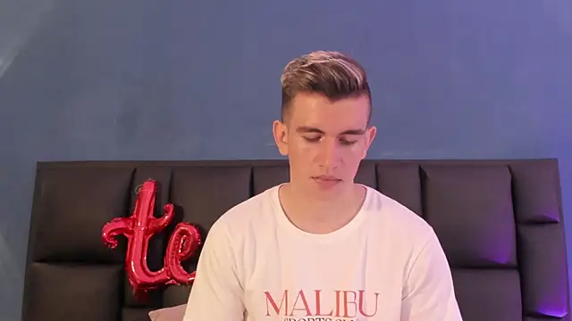 Snapshot of MikaelSlow chatting on 13, 2, 2026 MikaelSlow online show from 13, 2, 2026