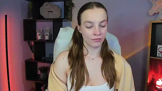 kenzie x online show from 25, 2, 2025