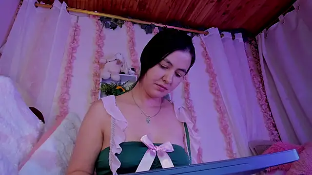 Idara and Edahi01 online show from 24, 9, 2025