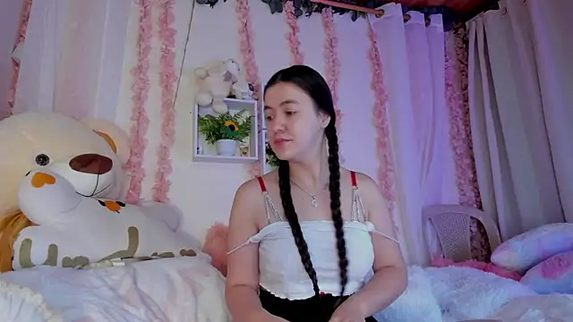 Idara and Edahi01 online show from 18, 9, 2025