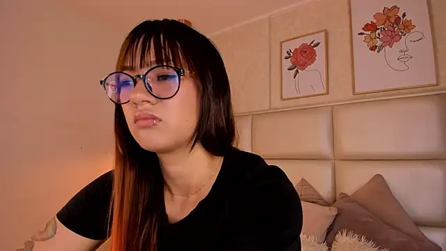 Snapshot of Aily_Yozuko chatting on 16, 9, 2025 Aily Yozuko online show from 16, 9, 2025