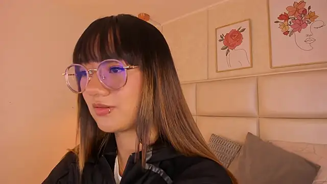 Aily Yozuko online show from 19, 3, 2026