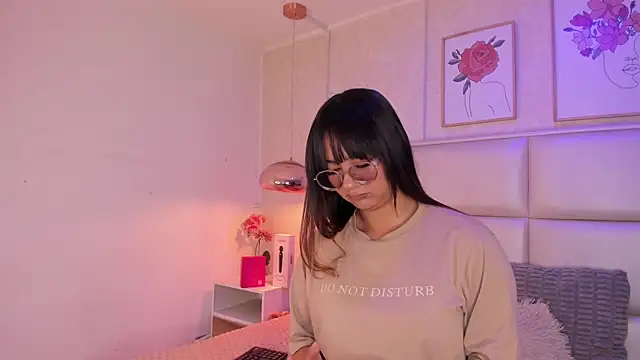 Aily Yozuko online show from 20, 6, 2026