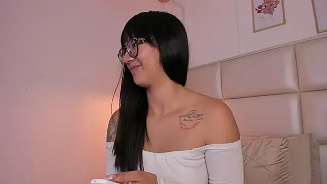 Snapshot of Aily_Yozuko chatting on 20, 3, 2025 Aily Yozuko online show from 20, 3, 2025