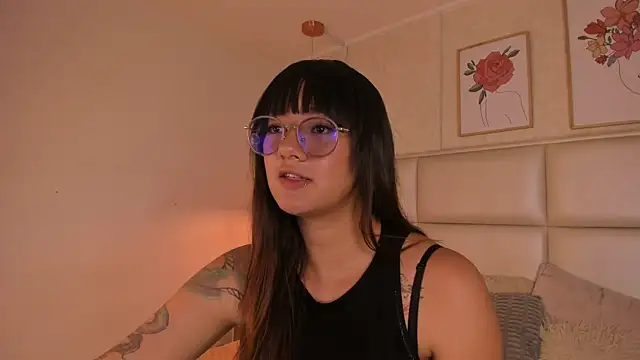Aily Yozuko online show from 18, 6, 2026