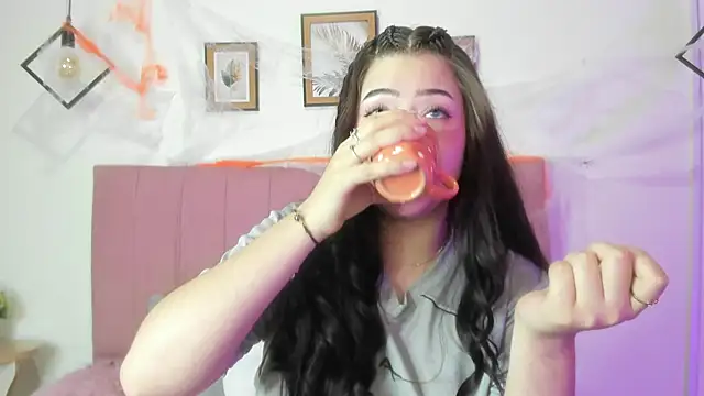 GENNESIS LOVE online show from 28, 10, 2025