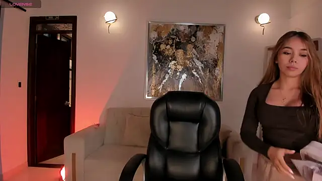 CarolineGraceX online show from 15, 11, 2025