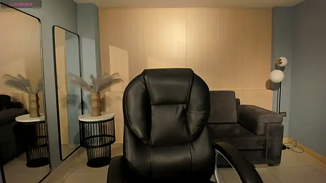 DonnaStonne online show from 15, 10, 2025