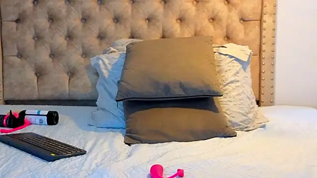 Anya Texas online show from 3, 3, 2026