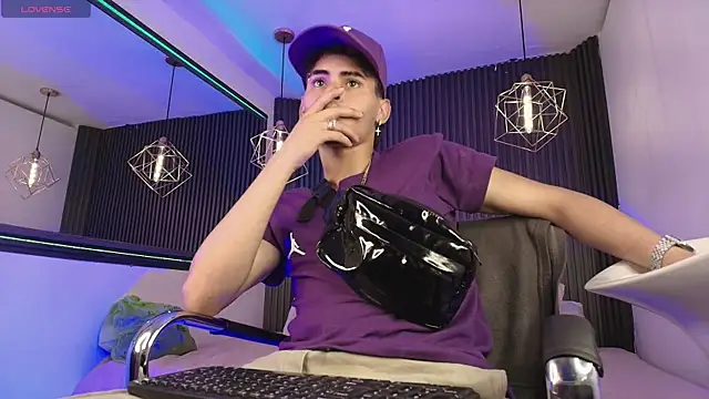  white fox 1 online show from 17, 9, 2025