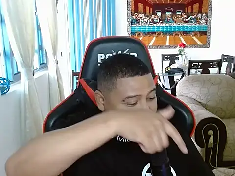 Snapshot of Hoowar2012 chatting on 19, 10, 2025 Hoowar2012 online show from 19, 10, 2025