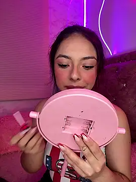 Snapshot of YovngBaby chatting on 8, 1, 2026 YovngBaby online show from 8, 1, 2026