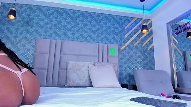 Snapshot of NiiaMoore chatting on 22, 3, 2025 NiiaMoore online show from 22, 3, 2025