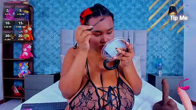 NiiaMoore online show from 5, 2, 2026