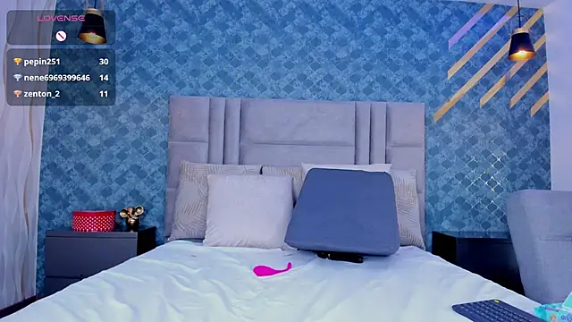 Snapshot of NiiaMoore chatting on 13, 3, 2025 NiiaMoore online show from 13, 3, 2025